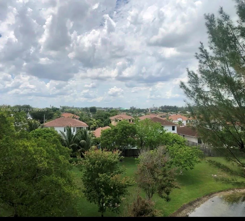 10317 NW 9th St Cir # 9, Miami FL 33172