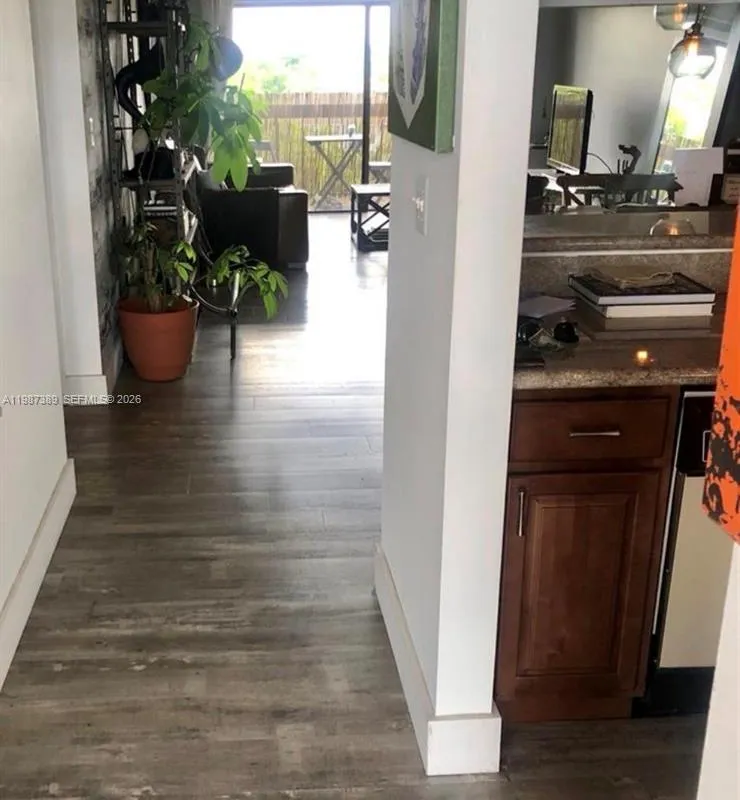 10317 NW 9th St Cir # 9, Miami FL 33172