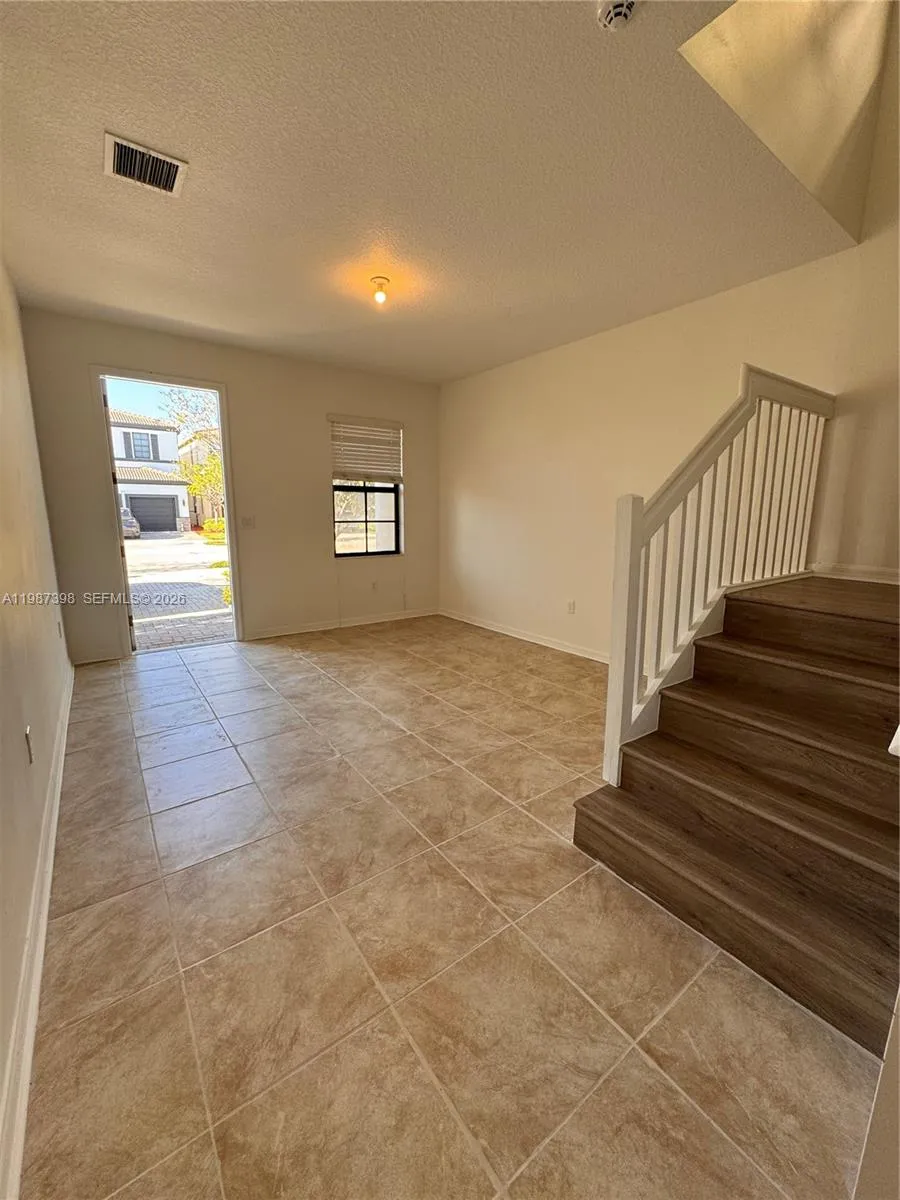 772 NE 191st Ter, Miami FL 33179