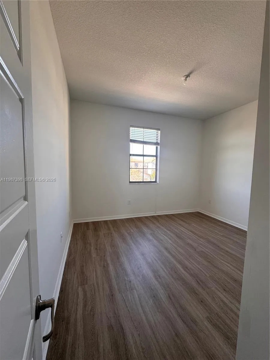 772 NE 191st Ter, Miami FL 33179