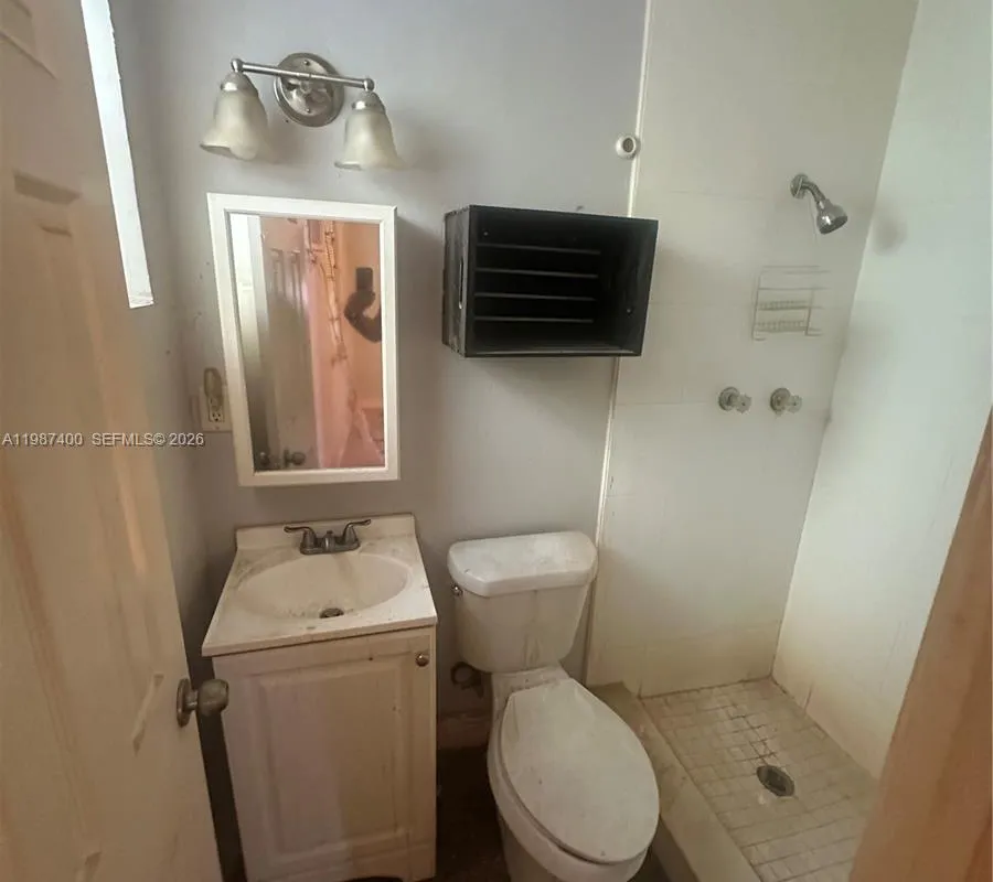 1271 NE 32nd St # A, Oakland Park FL 33334