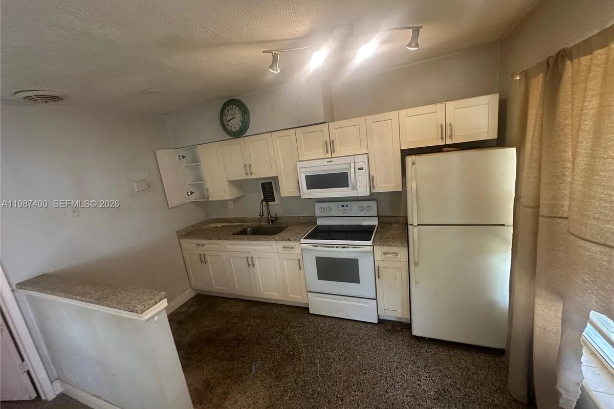 1271 NE 32nd St # A, Oakland Park FL 33334