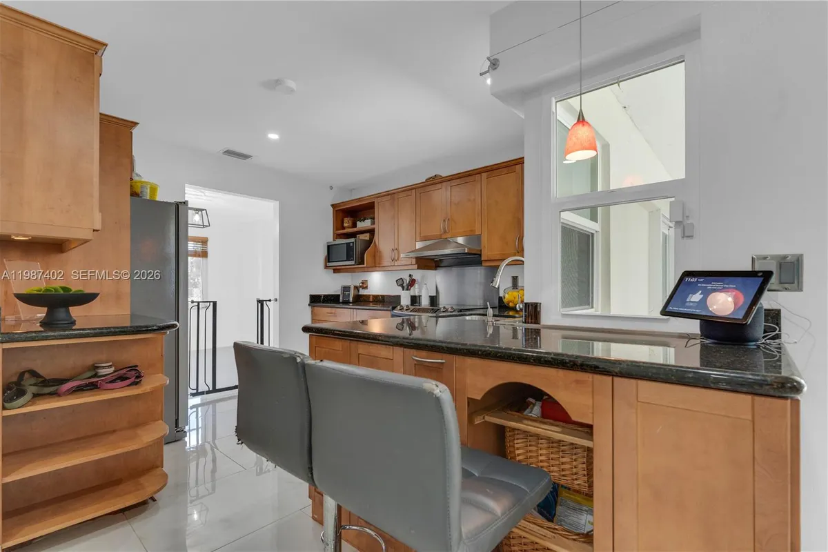 6924 NW 8th Ct, Margate FL 33063