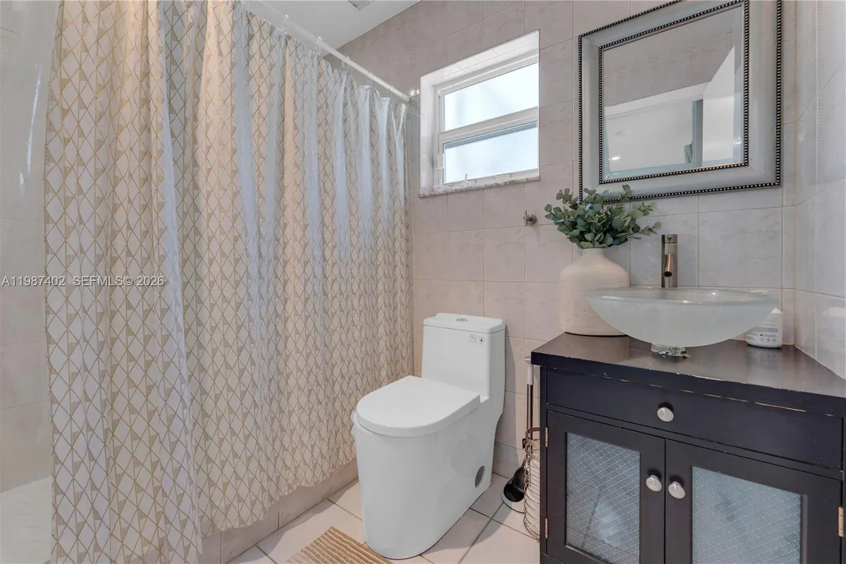 6924 NW 8th Ct, Margate FL 33063