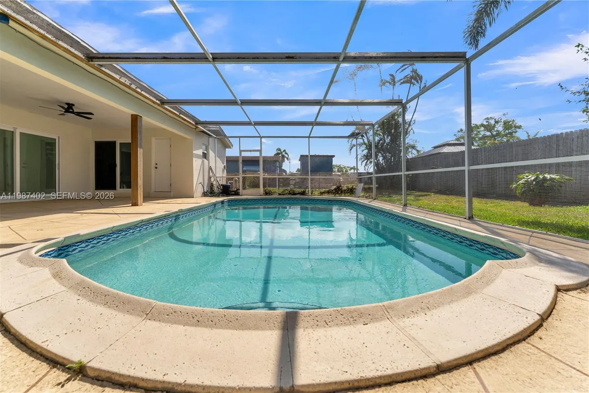 6924 NW 8th Ct, Margate FL 33063