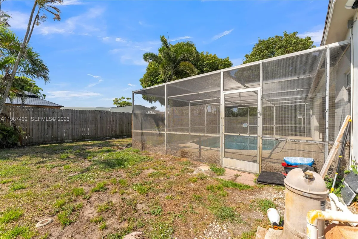 6924 NW 8th Ct, Margate FL 33063