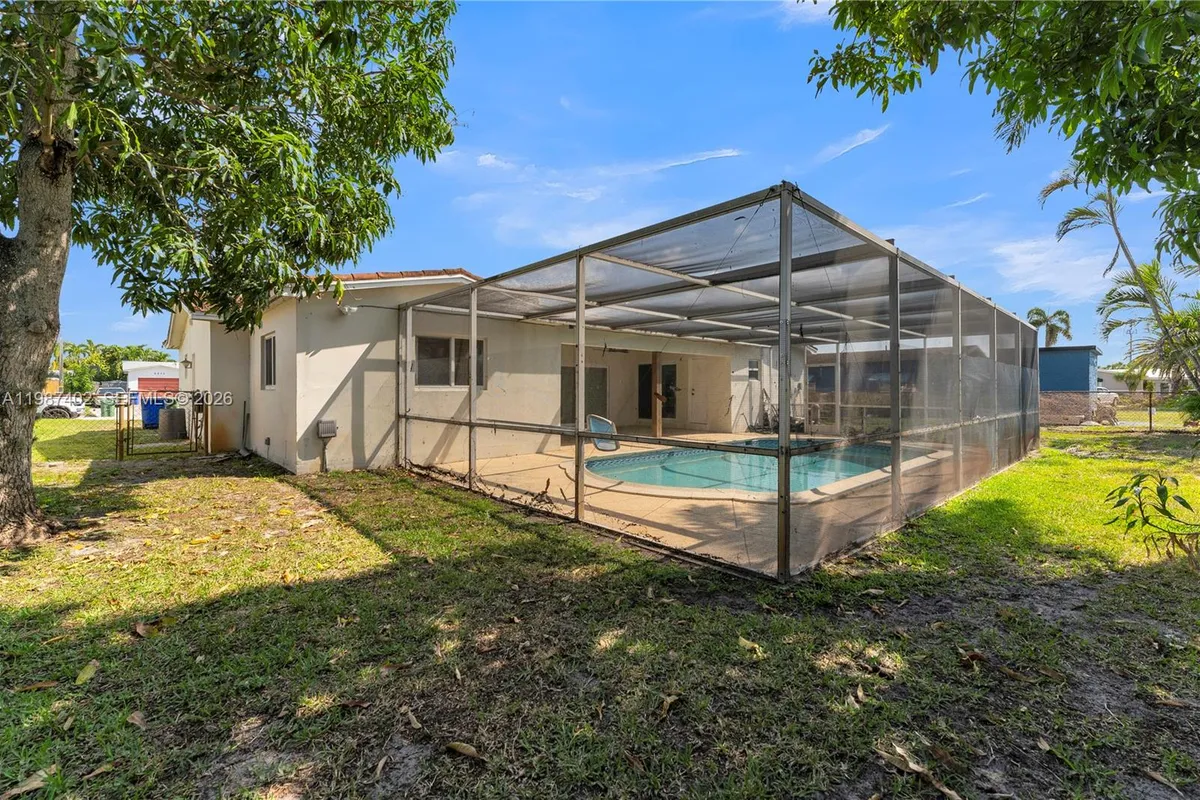 6924 NW 8th Ct, Margate FL 33063