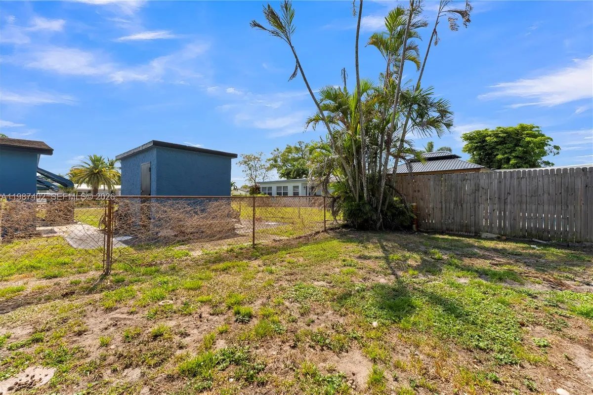 6924 NW 8th Ct, Margate FL 33063