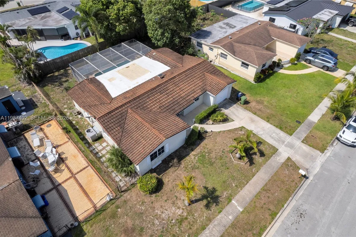 6924 NW 8th Ct, Margate FL 33063