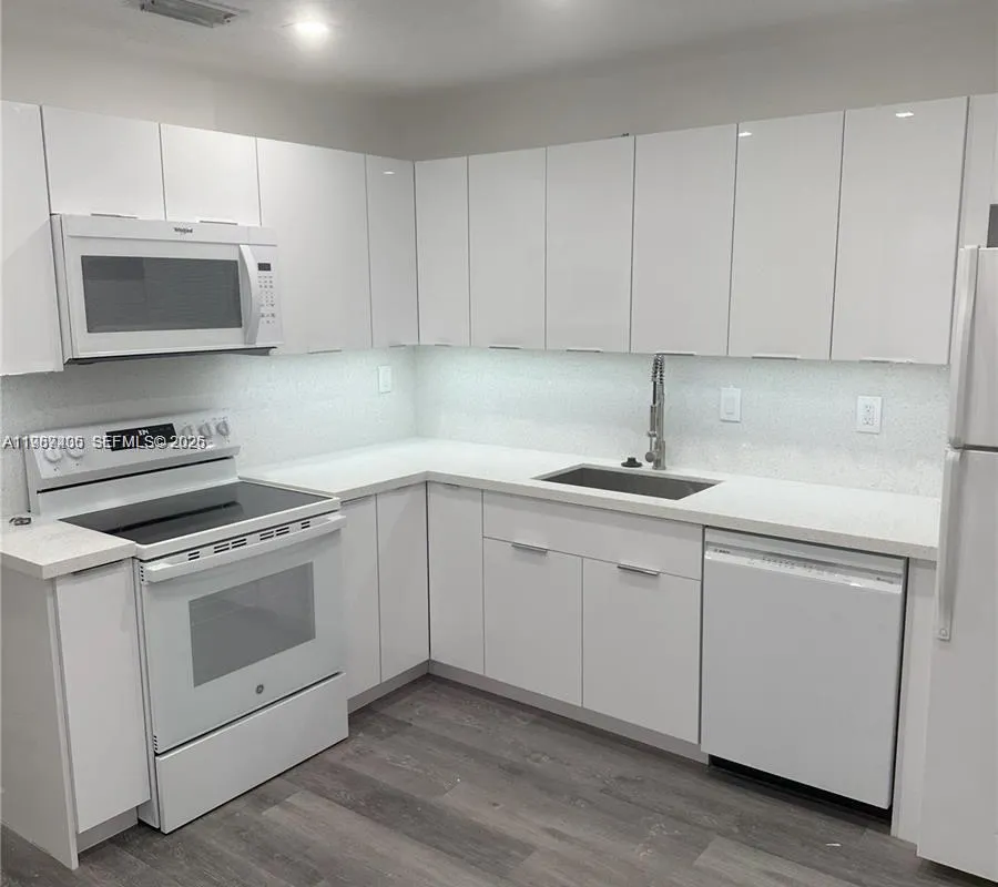 3268 SW 25th St # 3268, Miami FL 33133