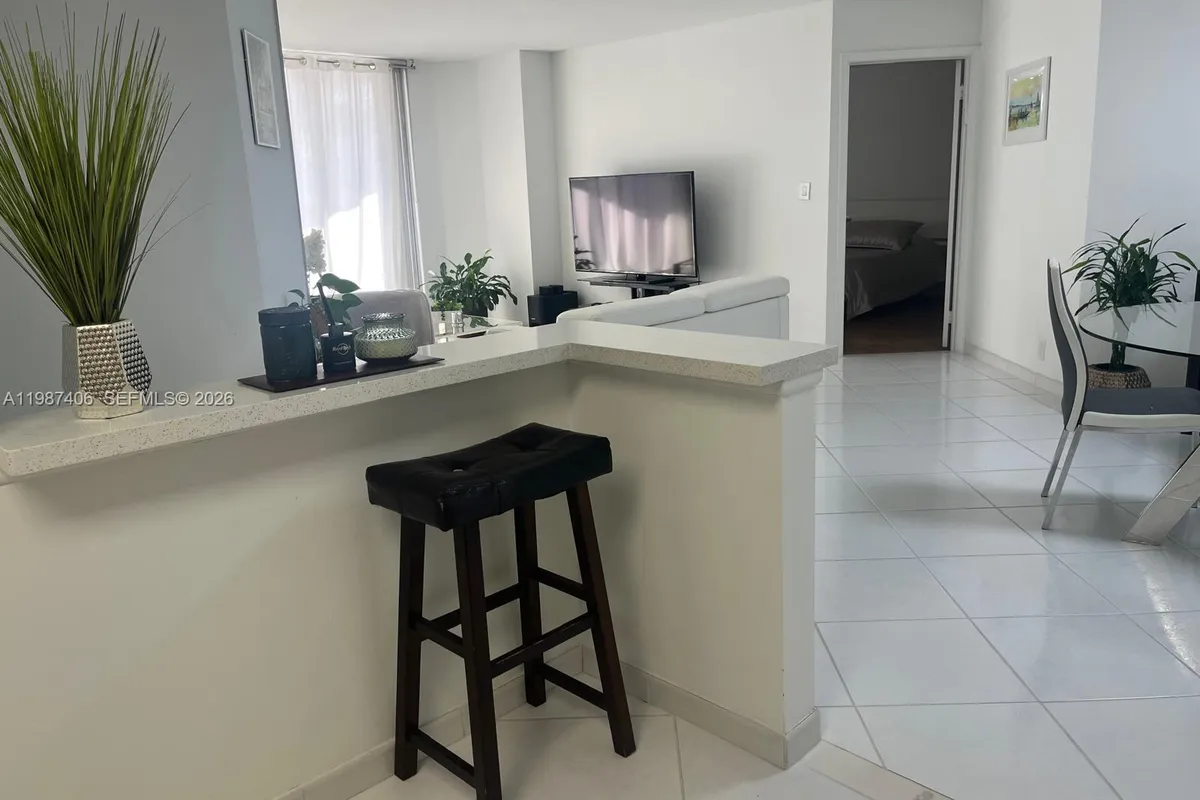 3530 Mystic Pointe Dr # 1412, Aventura FL 33180