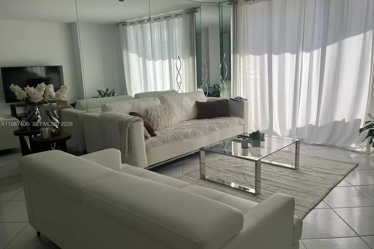 3530 Mystic Pointe Dr # 1412, Aventura FL 33180