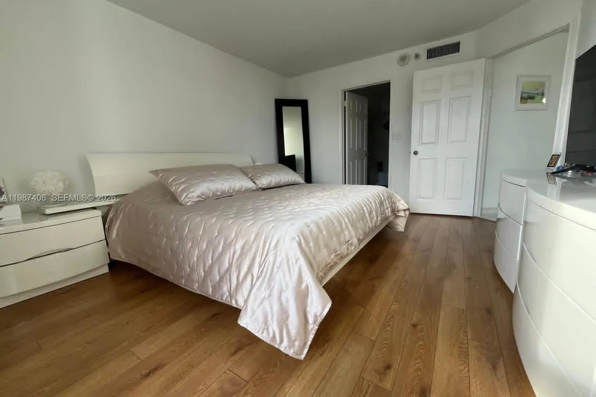 3530 Mystic Pointe Dr # 1412, Aventura FL 33180