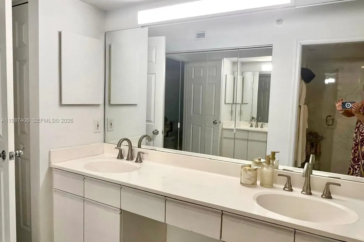 3530 Mystic Pointe Dr # 1412, Aventura FL 33180