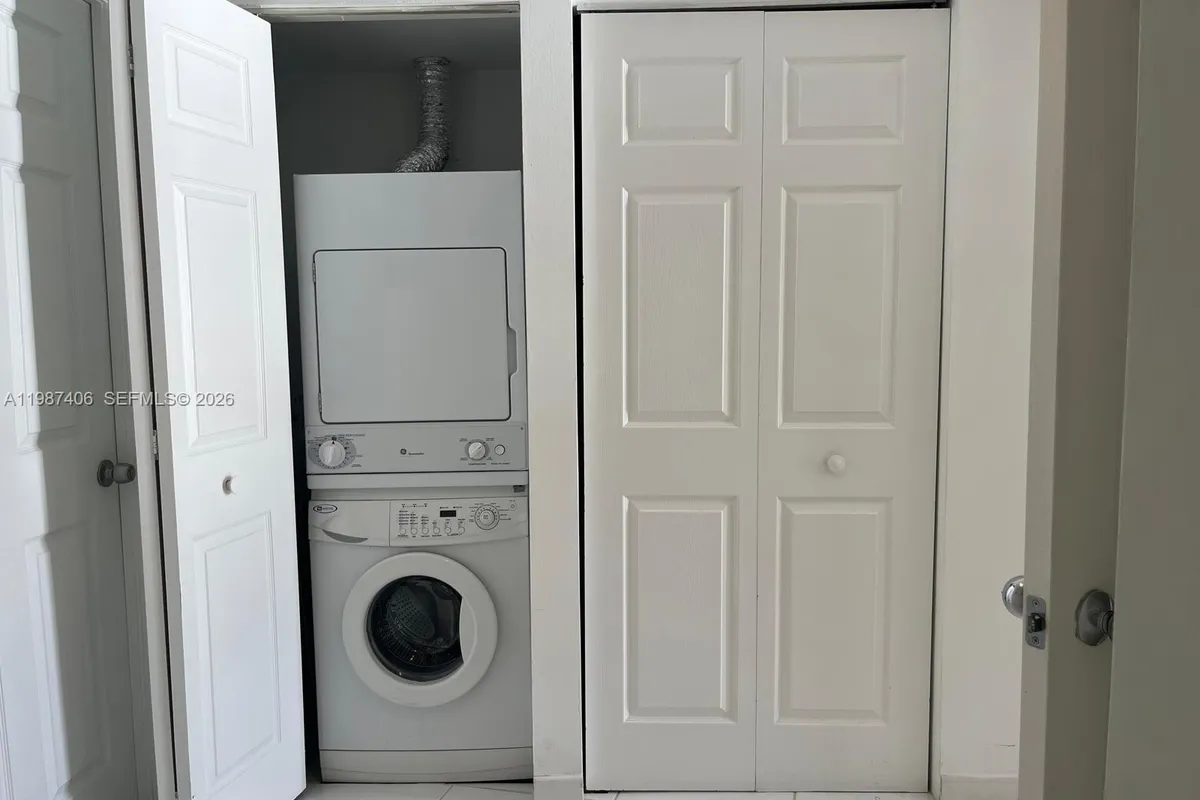 3530 Mystic Pointe Dr # 1412, Aventura FL 33180