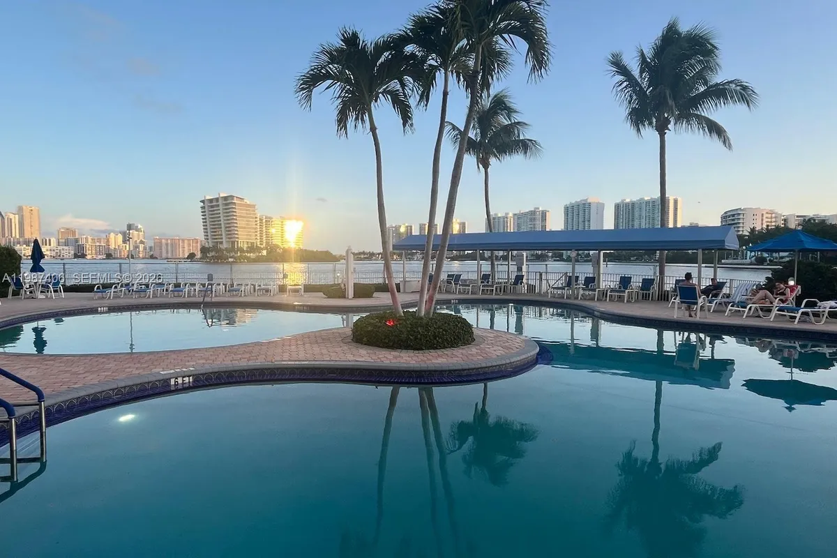 3530 Mystic Pointe Dr # 1412, Aventura FL 33180