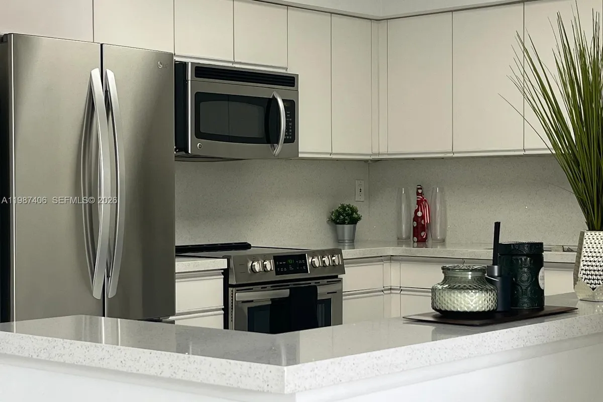 3530 Mystic Pointe Dr # 1412, Aventura FL 33180