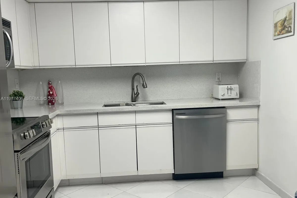 3530 Mystic Pointe Dr # 1412, Aventura FL 33180