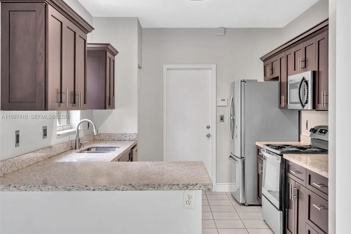 1498 SW 106th Ave # 1498, Pembroke Pines FL 33025