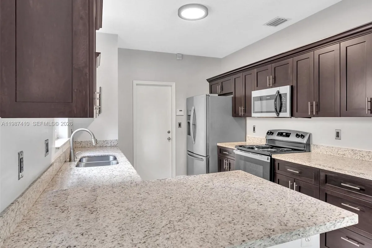 1498 SW 106th Ave # 1498, Pembroke Pines FL 33025