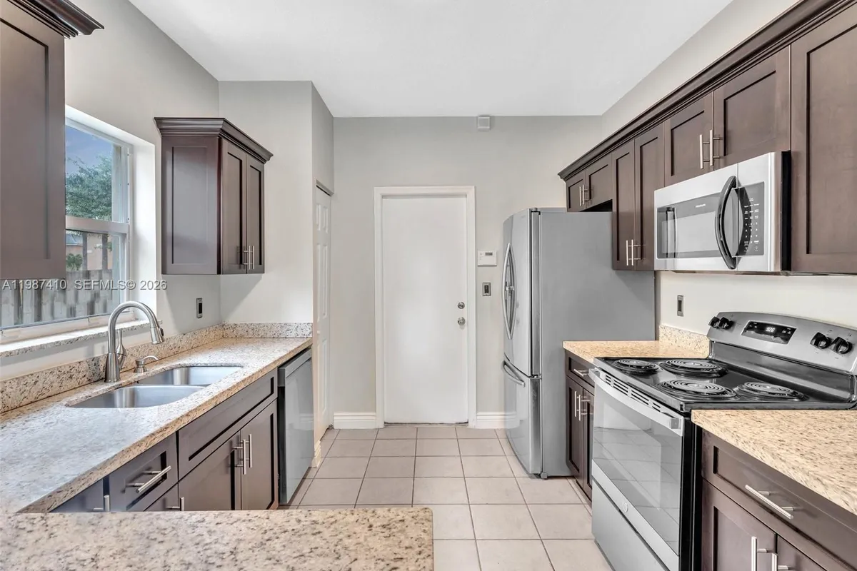 1498 SW 106th Ave # 1498, Pembroke Pines FL 33025