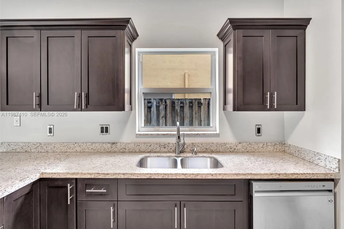 1498 SW 106th Ave # 1498, Pembroke Pines FL 33025