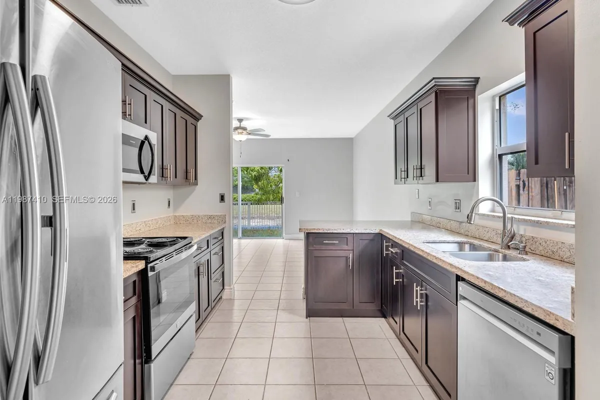 1498 SW 106th Ave # 1498, Pembroke Pines FL 33025