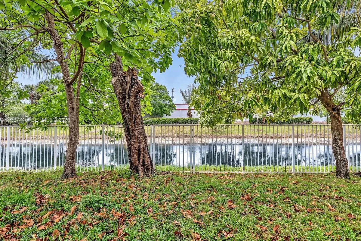 1498 SW 106th Ave # 1498, Pembroke Pines FL 33025