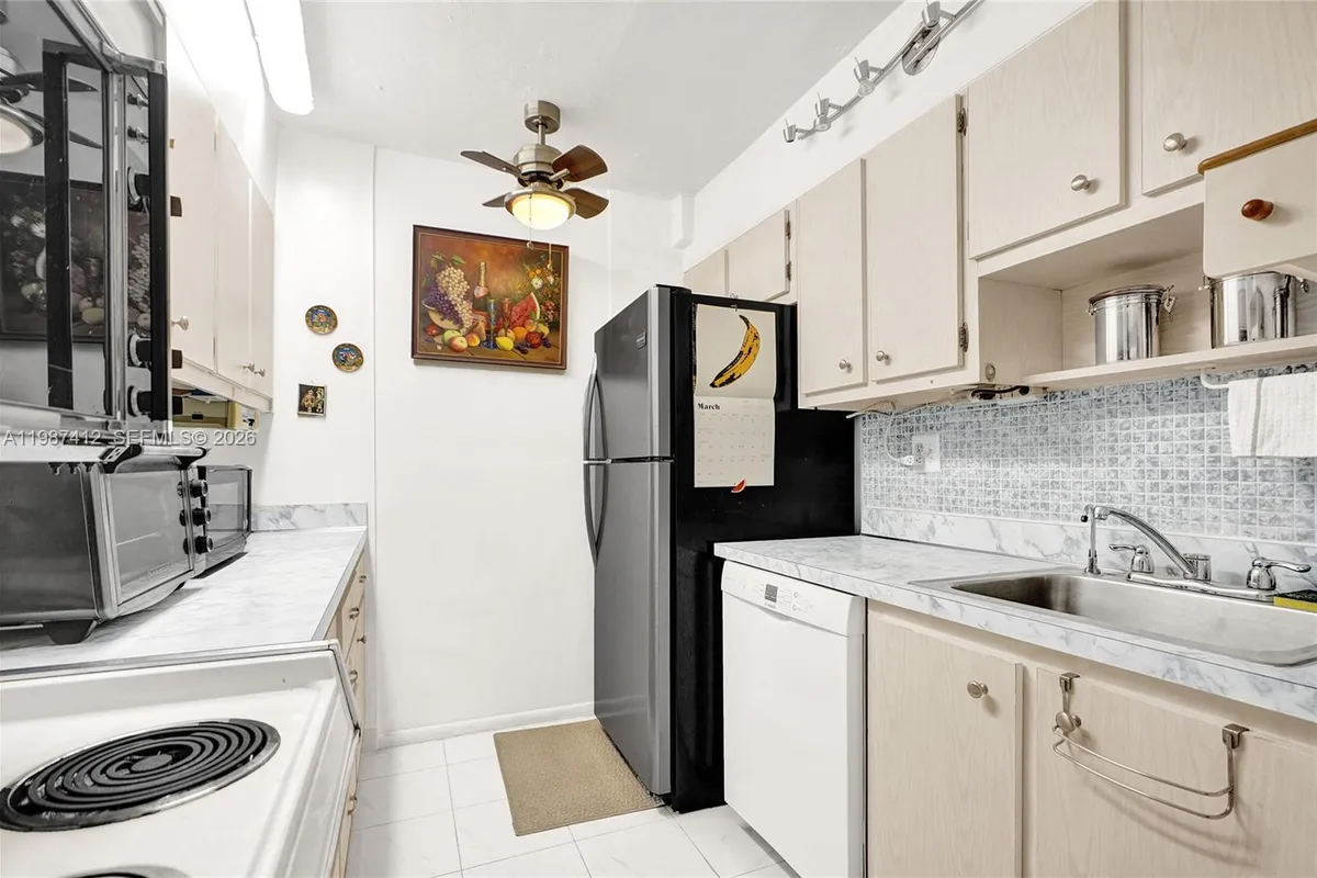 251 174th St # 614, Sunny Isles Beach FL 33160