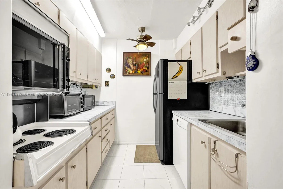 251 174th St # 614, Sunny Isles Beach FL 33160