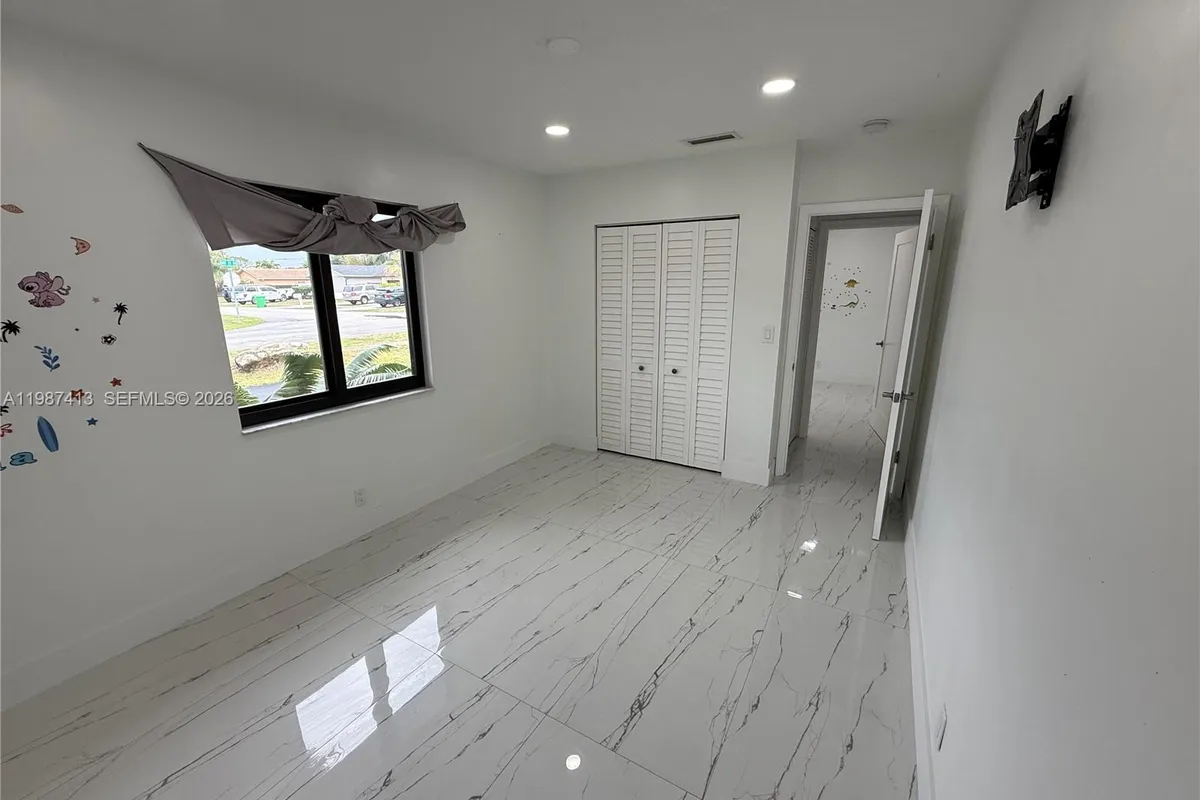 11100 NW 21st St, Sunrise FL 33322