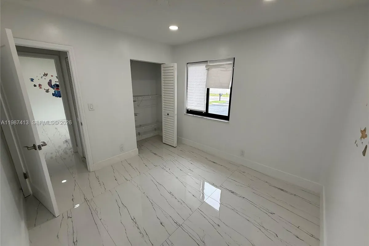 11100 NW 21st St, Sunrise FL 33322