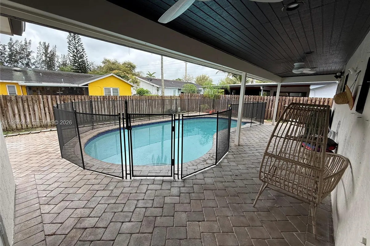 11100 NW 21st St, Sunrise FL 33322