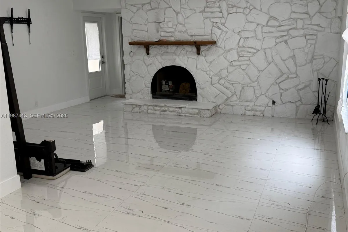 11100 NW 21st St, Sunrise FL 33322