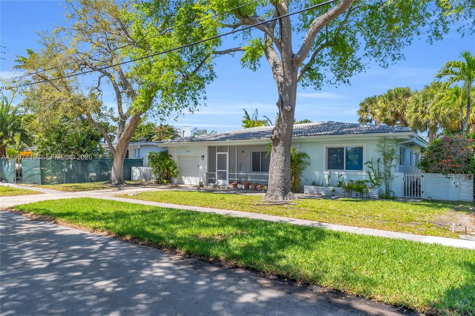 1995 Ixora Rd, North Miami FL 33181