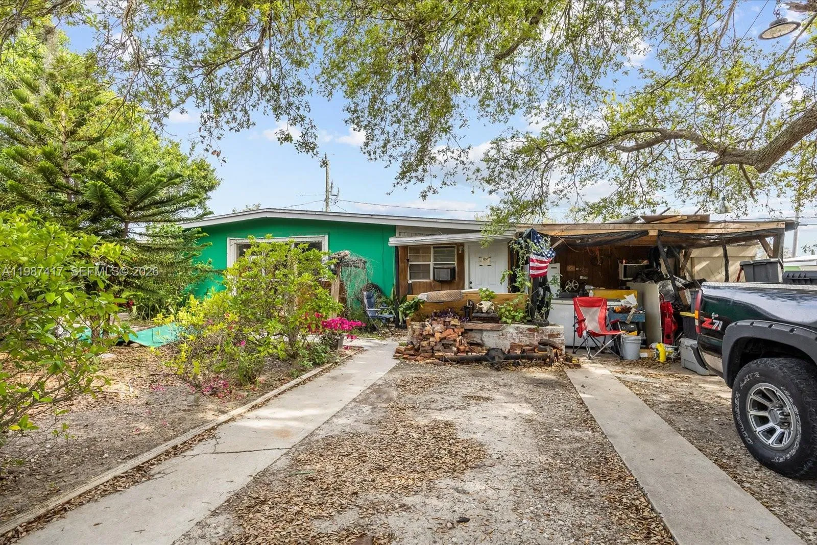 2 bedroom 1 bath for sale at 114 SW 21st St SW, Vero Beach FL 32962