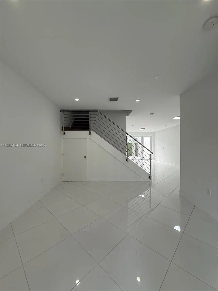 6432 NW 104th Ct, Doral FL 33178