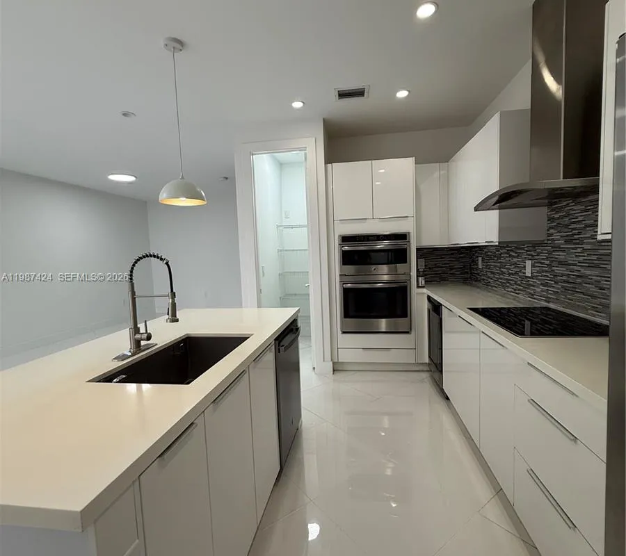 6432 NW 104th Ct, Doral FL 33178