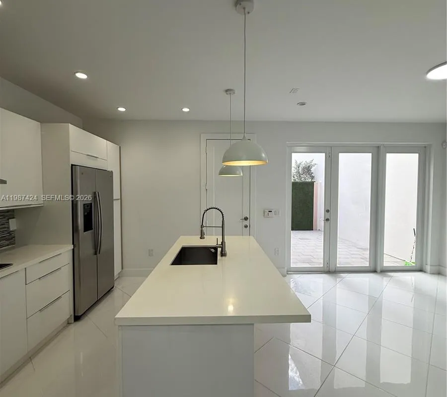 6432 NW 104th Ct, Doral FL 33178