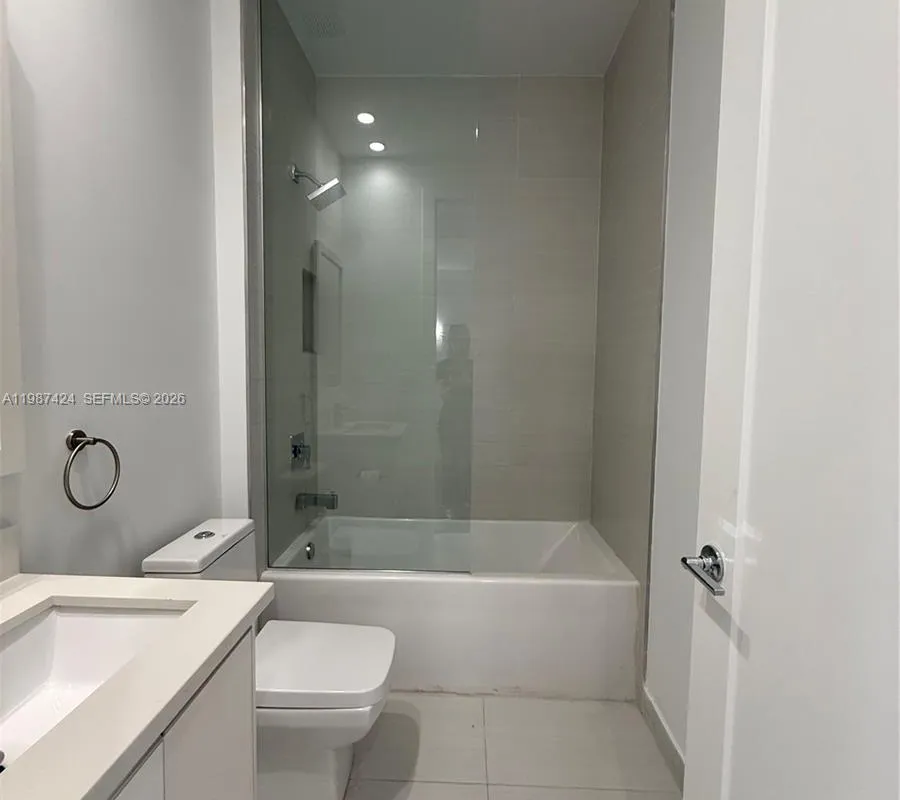 6432 NW 104th Ct, Doral FL 33178