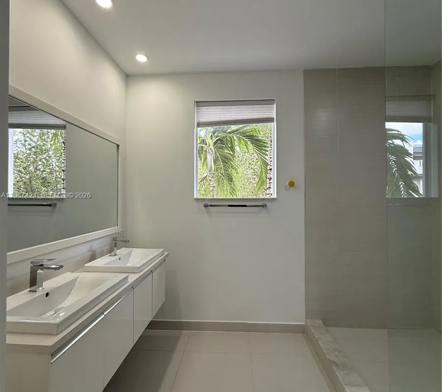 6432 NW 104th Ct, Doral FL 33178