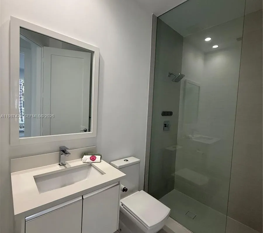 6432 NW 104th Ct, Doral FL 33178