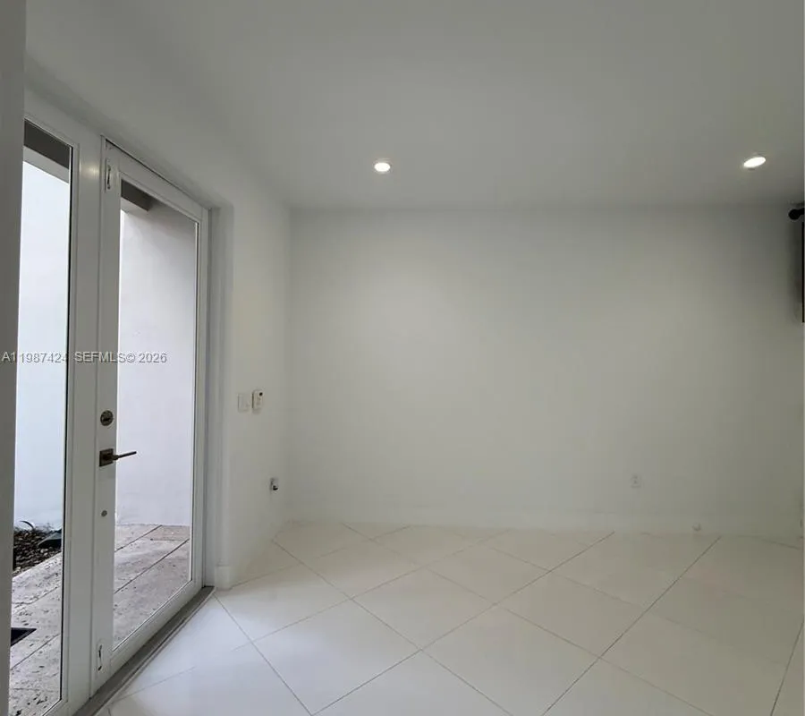 6432 NW 104th Ct, Doral FL 33178