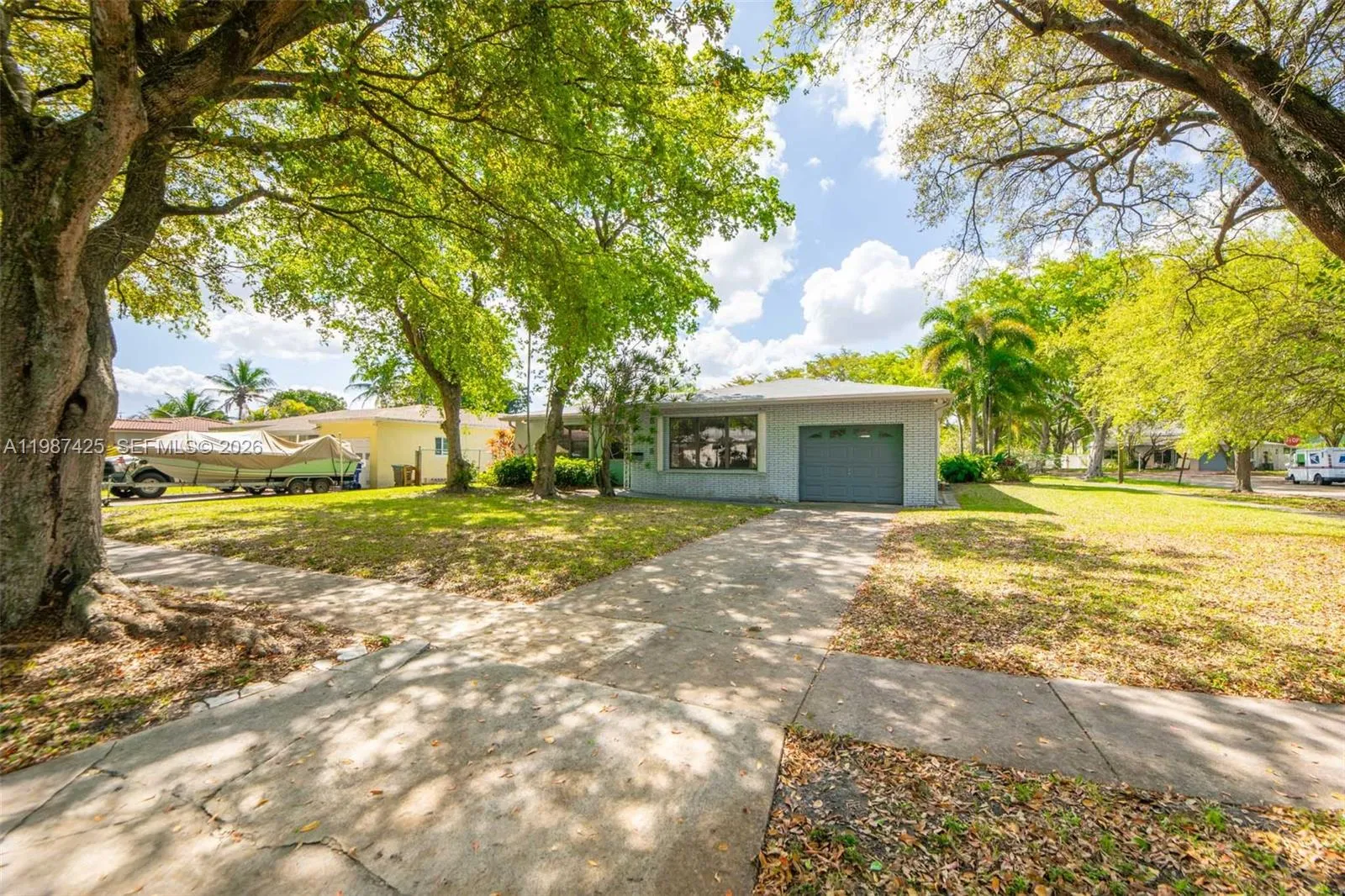 5726 Madison St, Hollywood FL 33023