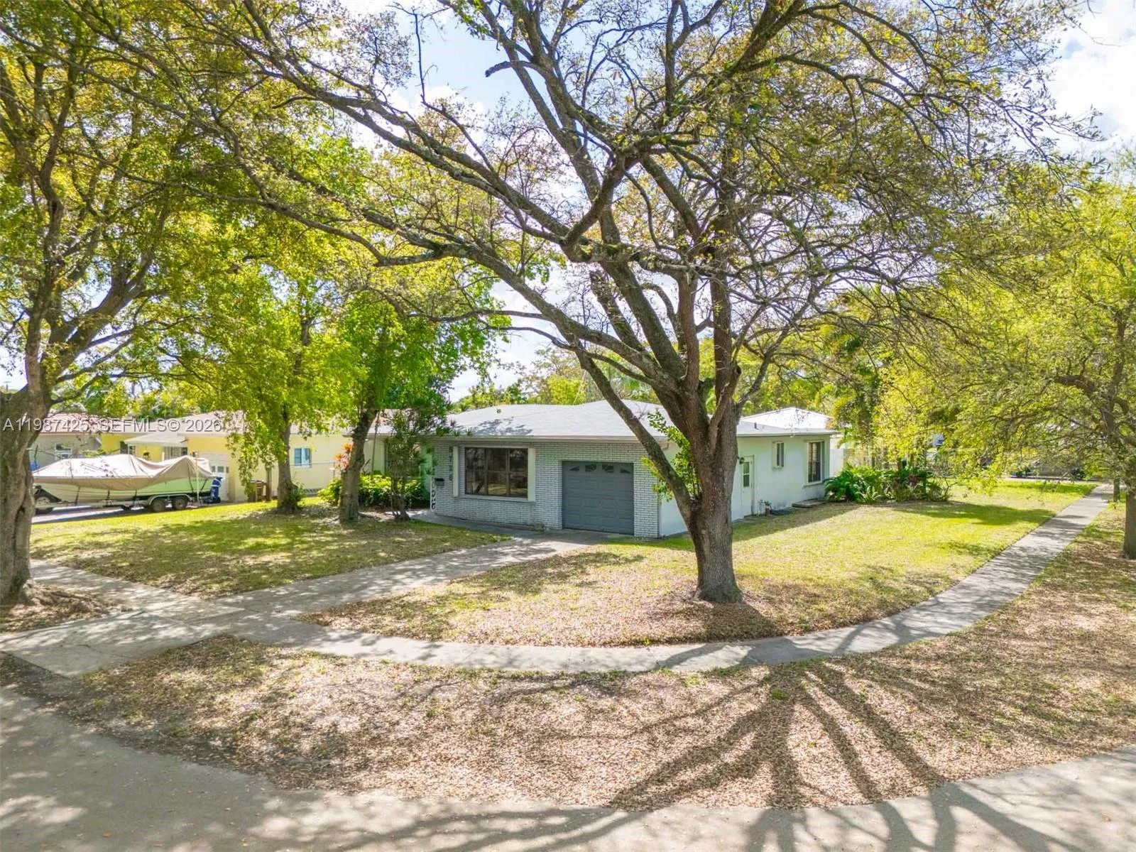 5726 Madison St, Hollywood FL 33023