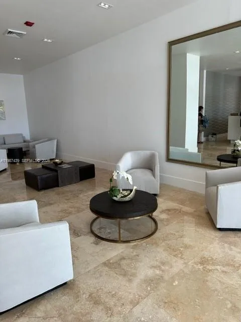 2201 S Ocean Dr # 1507, Hollywood FL 33019