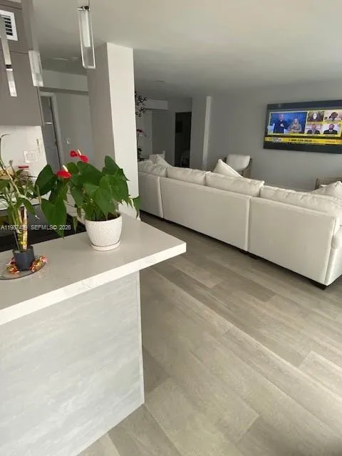 2201 S Ocean Dr # 1507, Hollywood FL 33019