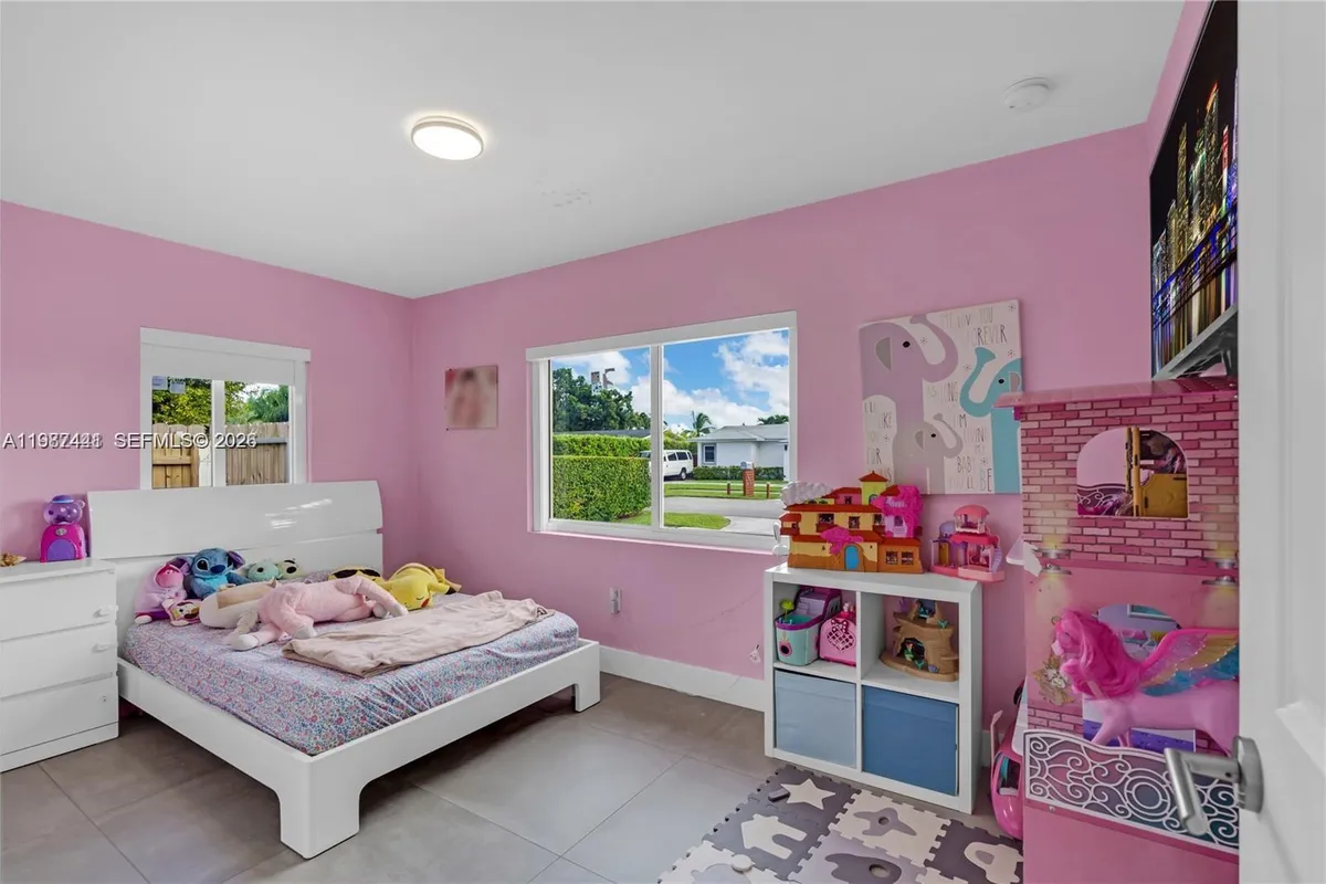 10471 SW 164th St, Miami FL 33157