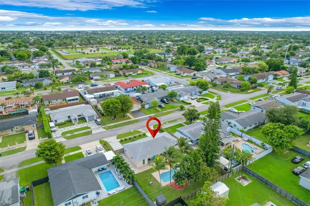 10471 SW 164th St, Miami FL 33157