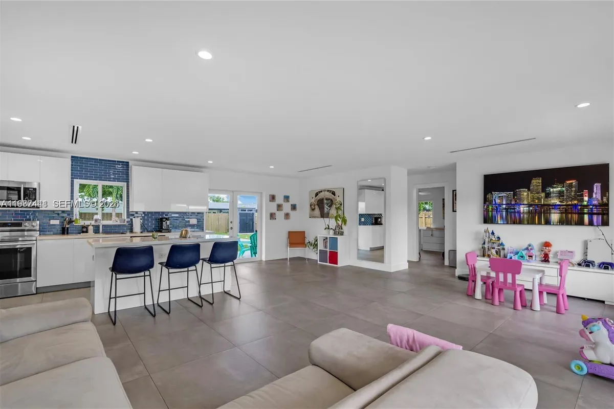 10471 SW 164th St, Miami FL 33157